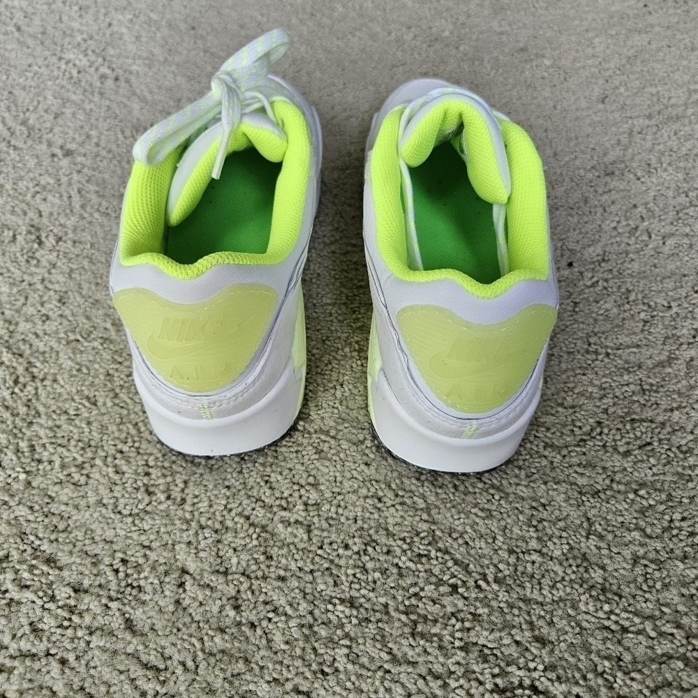 NIKE AIR MAX 90 - Picture 7 of 8